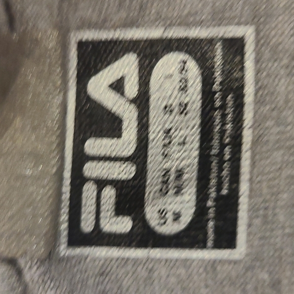 3/$20 FILA Gray Logo Shoulder Trim T-shirt - Picture 6 of 6